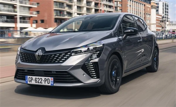 Nouvelle-Renault-Clio-E-Tech-full-ouverture-600-x-363